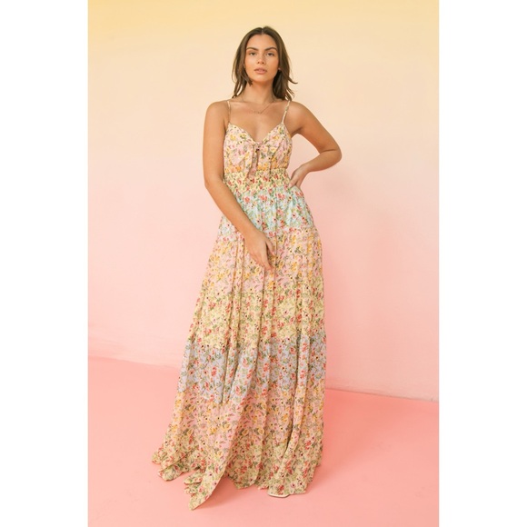 xoxoklowe Dresses & Skirts - Flying Tomato Floral Print Spaghetti Strap Smocked Maxi